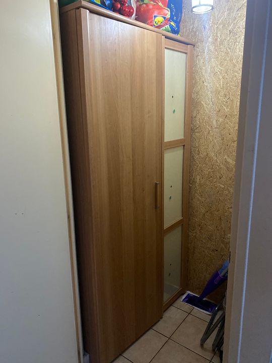 Armoire 4 étagères + penderie à TremblayenFrance Rangement