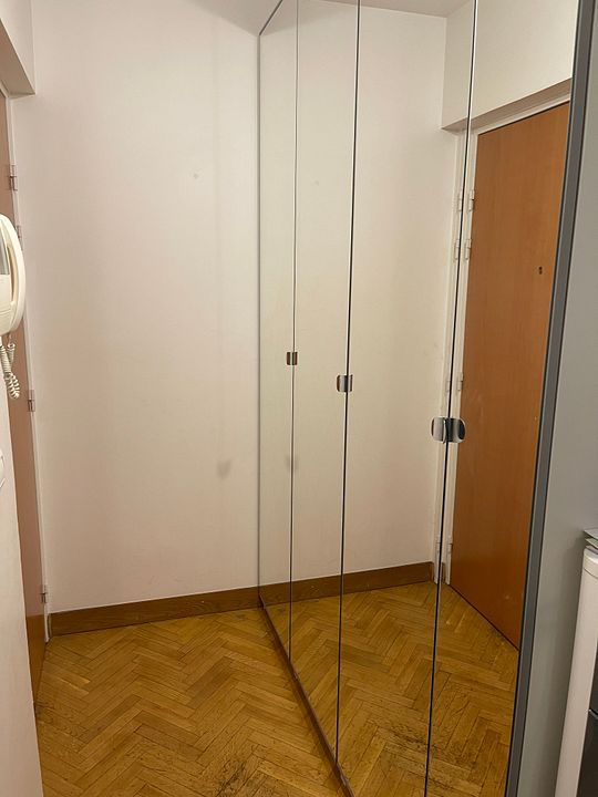 Dressing rangement IKEA avec porte miroir IKEA à Paris Meubles de