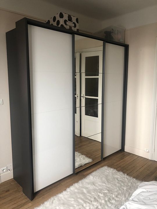 Armoire BUT 3 portes gris foncé et blanc laqué BUT à Versailles Meubles de rangement