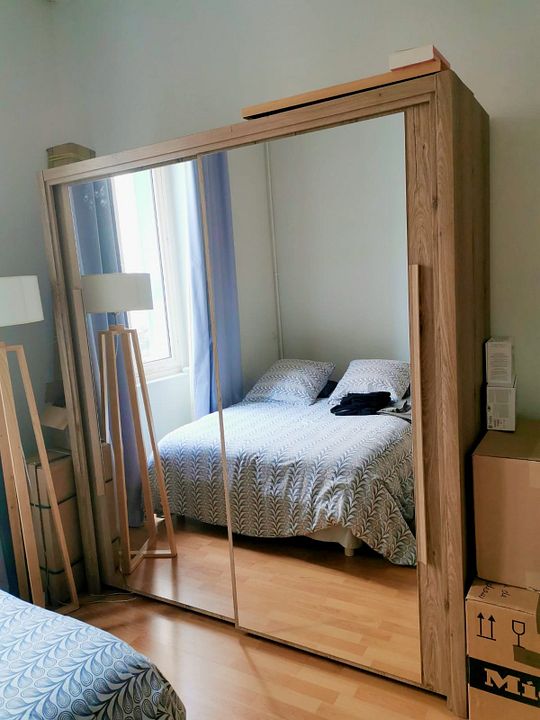 Armoire avec miroirs Gami à Lyon Rangement, bibliothèque, armoire