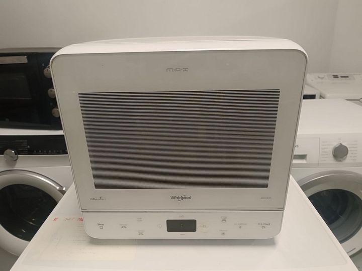 Four micro-ondes whirlpool MAX38/FW - Bon état sur youzd